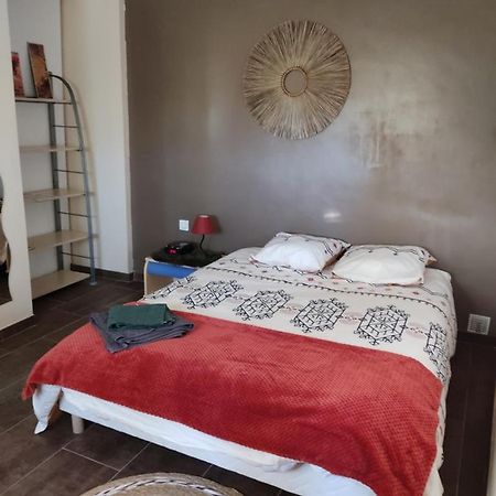 Chambre Privee Avec Parking 尼姆 外观 照片